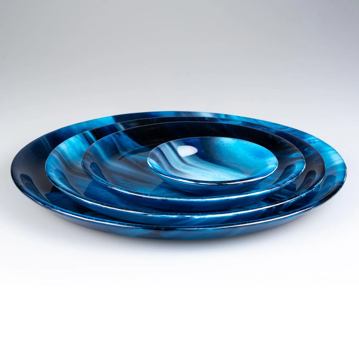 Round Tray, 13.3 in. - Image 4